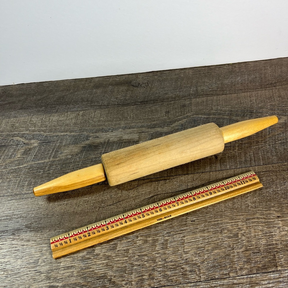 Vintage small sized 7” rolling pin‎ wood Farmhouse baking grannycore cottagecore